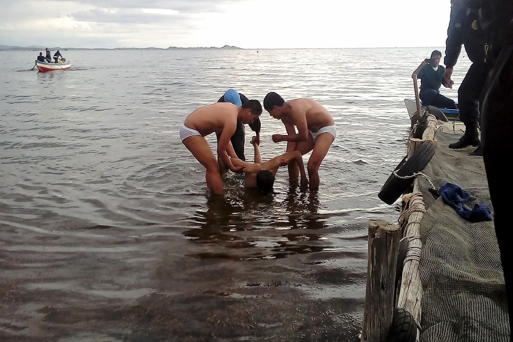 Joven muere ahogado en lago Titicaca y dos fueron rescatados.Foto:  ANDINA.