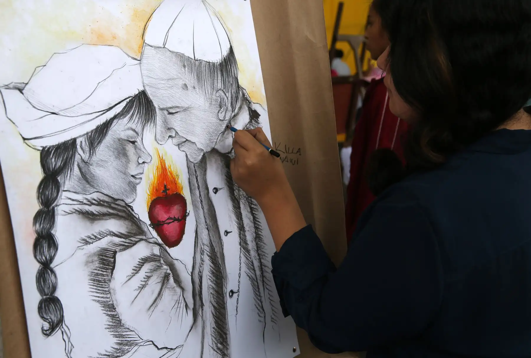 LIMA- PERÚ- 08 ENERO.  Concurso "Jóvenes pintando esperanza" ,  en la plaza de Armas de Lima , previo a la visita del Papa Francisco .Foto: ANDINA/Norman Córdova