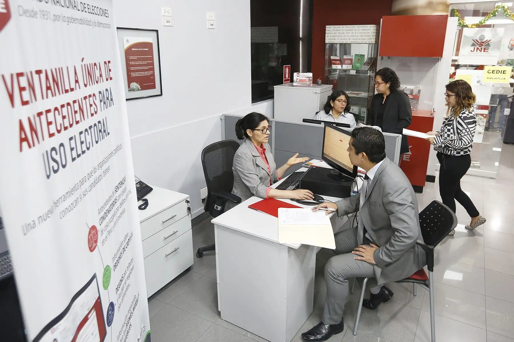 JNE habilita ventanilla única de antecedentes para comicios de 2018.