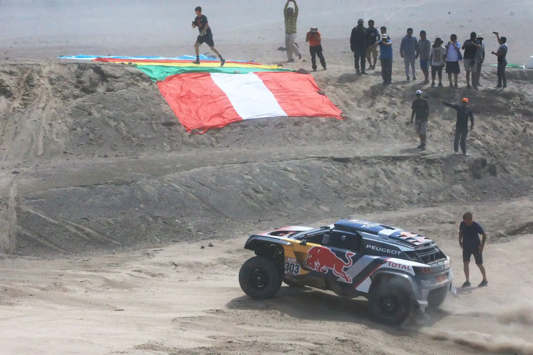 MARCONA-PERÚ-09-ENERO. Corredores compiten en  la cuarta etapa San Juan  de  Marcona del Dakar 2018, Foto: ANDINA/ Jhony Laurente