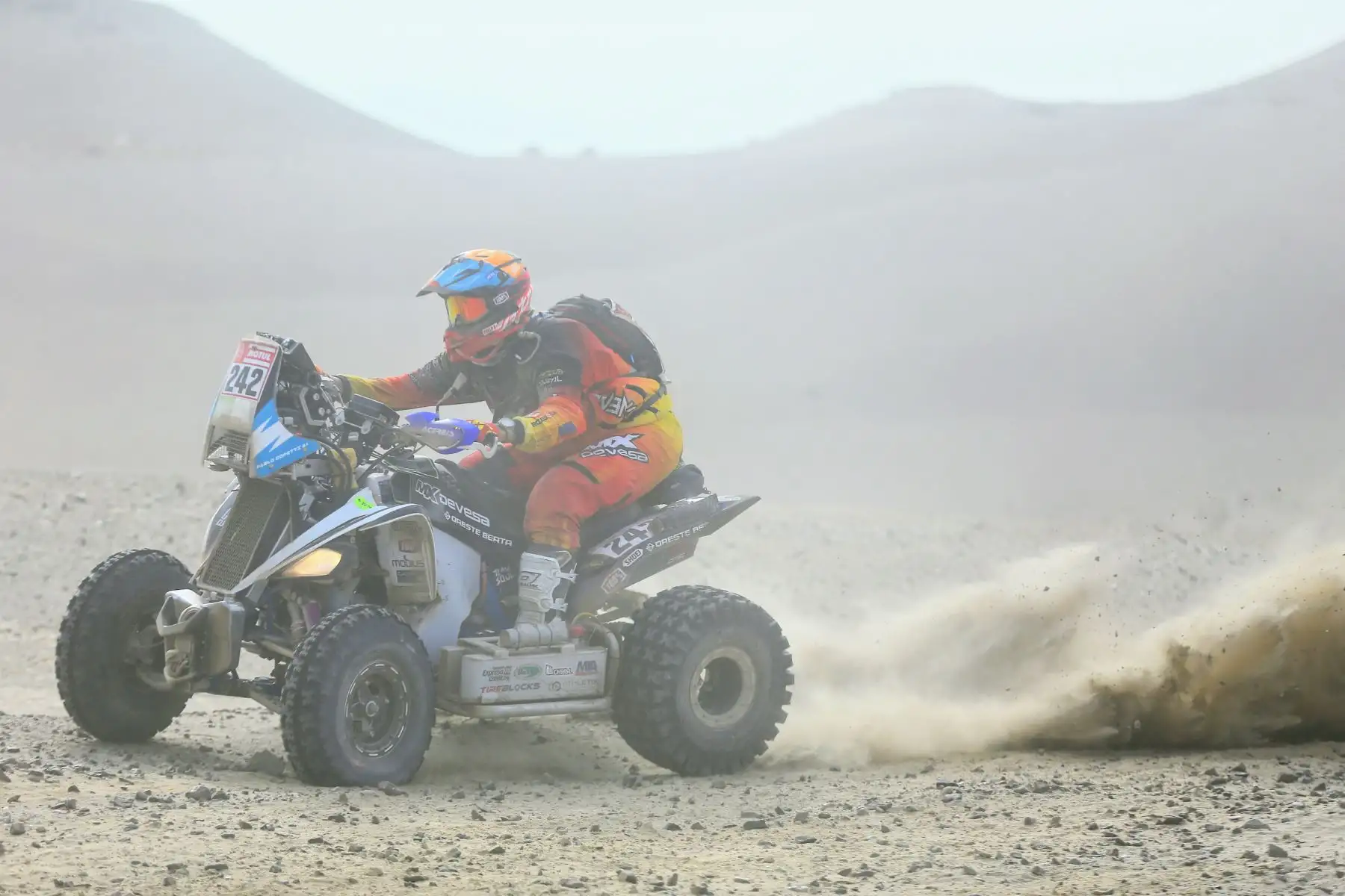 ICA-PERÚ-09-ENERO. Corredores del Dakar 2018 recorren la ruta de la cuarta etapa del rally en el distrito de Marcona . Foto: ANDINA/Luis Iparraguirre