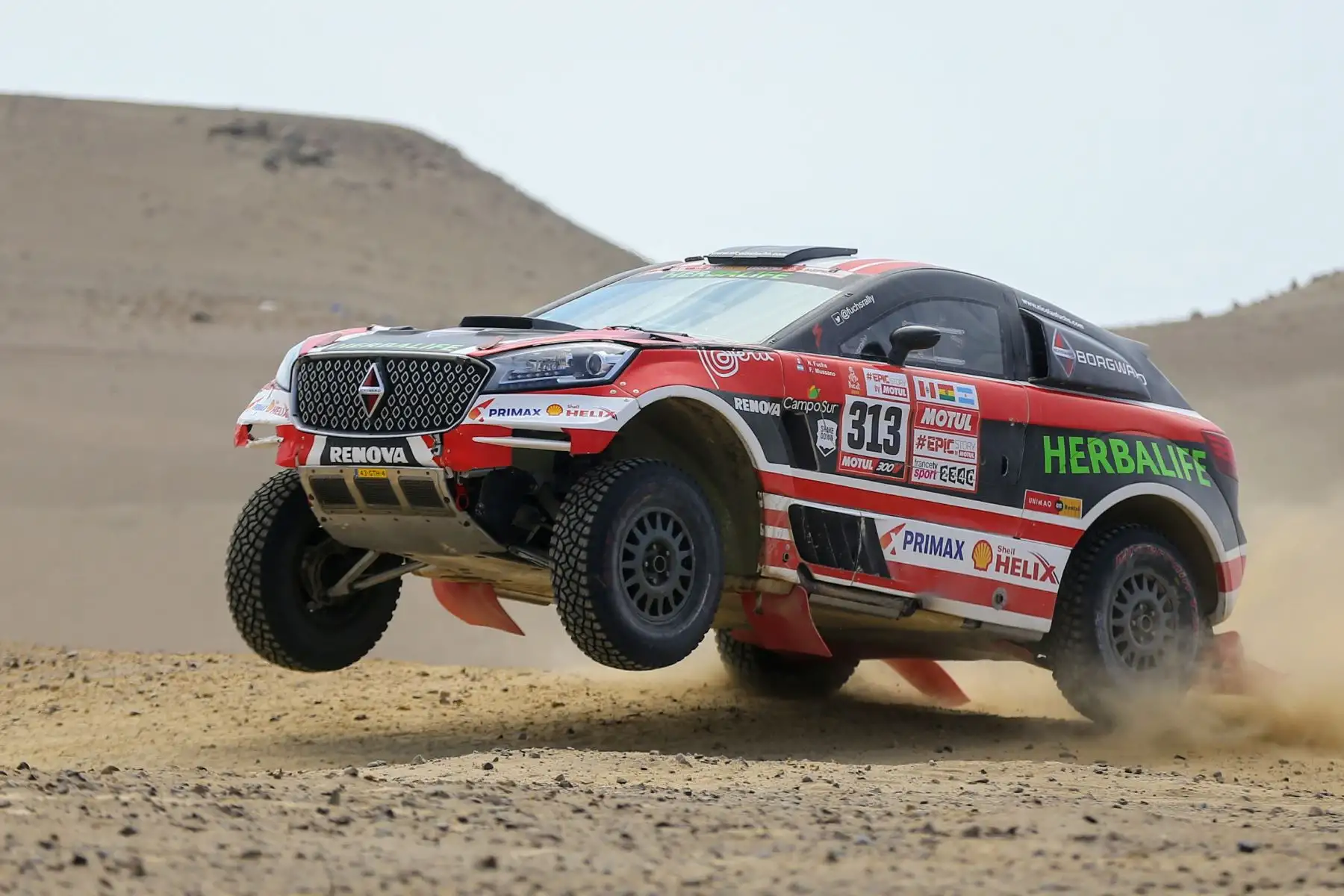 ICA-PERÚ-09-ENERO. Corredores del Dakar 2018 recorren la ruta de la cuarta etapa del rally en el distrito de Marcona . Foto: ANDINA/Luis Iparraguirre