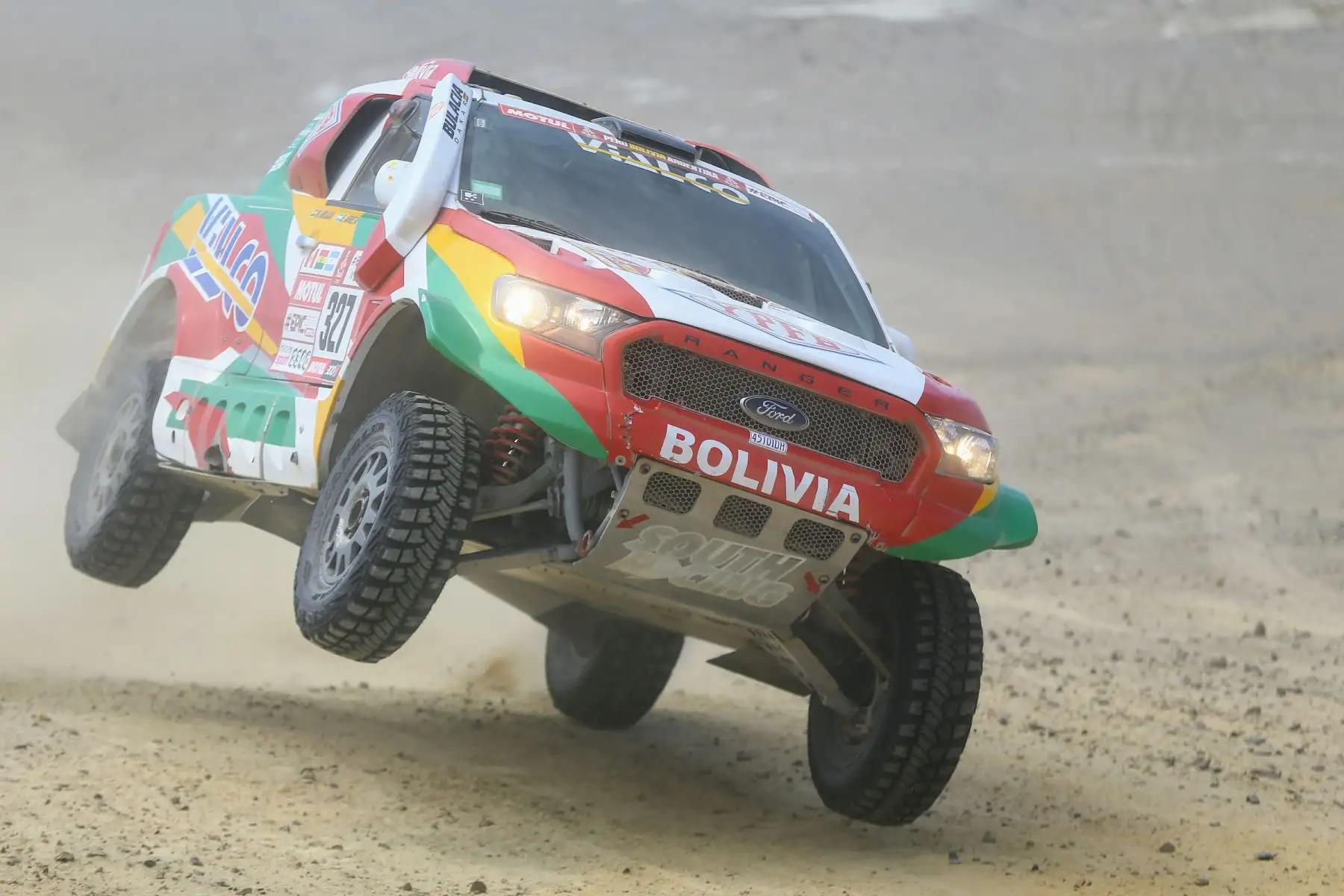 ICA-PERÚ-09-ENERO. Corredores del Dakar 2018 recorren la ruta de la cuarta etapa del rally en el distrito de Marcona . Foto: ANDINA/Luis Iparraguirre
