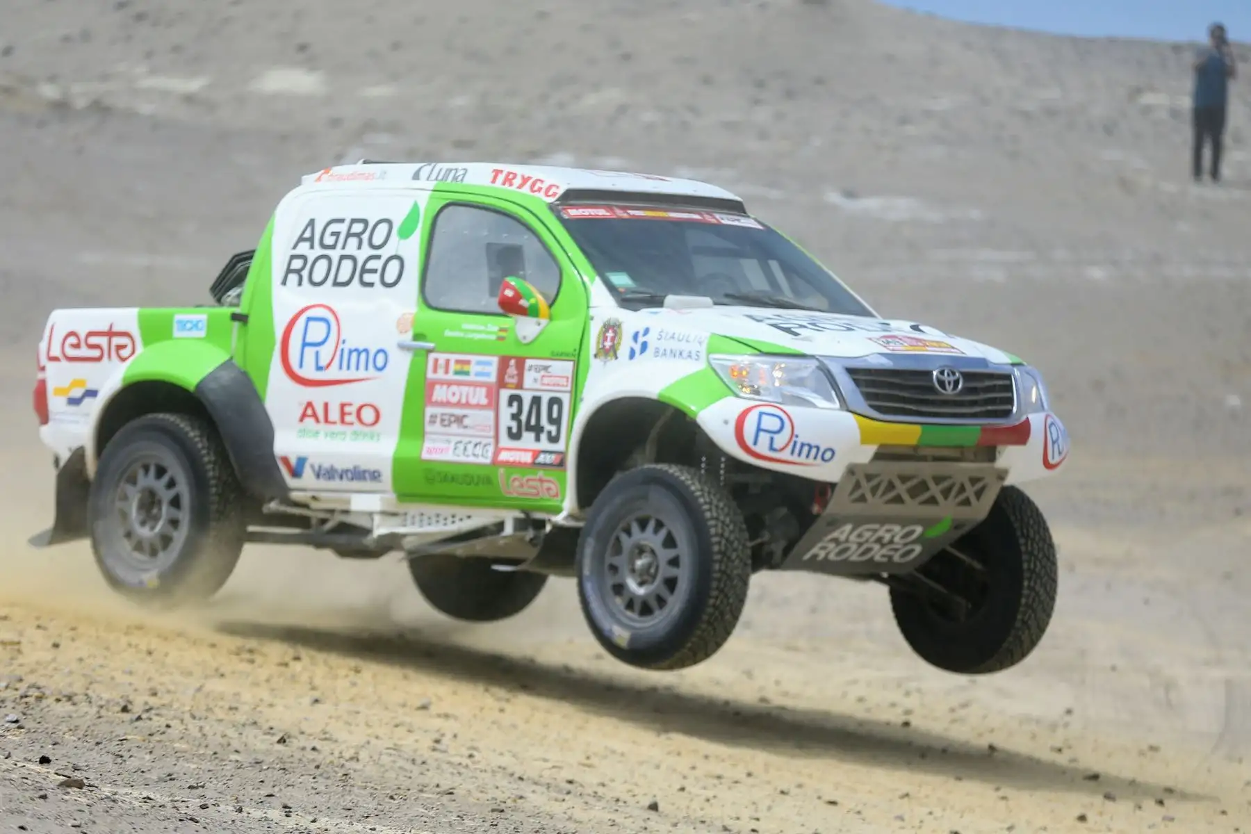 ICA-PERÚ-09-ENERO. Corredores del Dakar 2018 recorren la ruta de la cuarta etapa del rally en el distrito de Marcona . Foto: ANDINA/Luis Iparraguirre