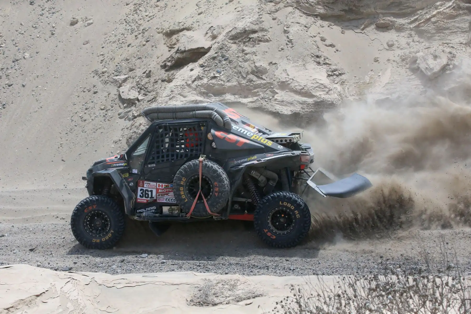 MARCONA-PERÚ-09-ENERO. Corredores compiten en  la cuarta etapa San Juan  de  Marcona del Dakar 2018, Foto: ANDINA/ Jhony Laurente