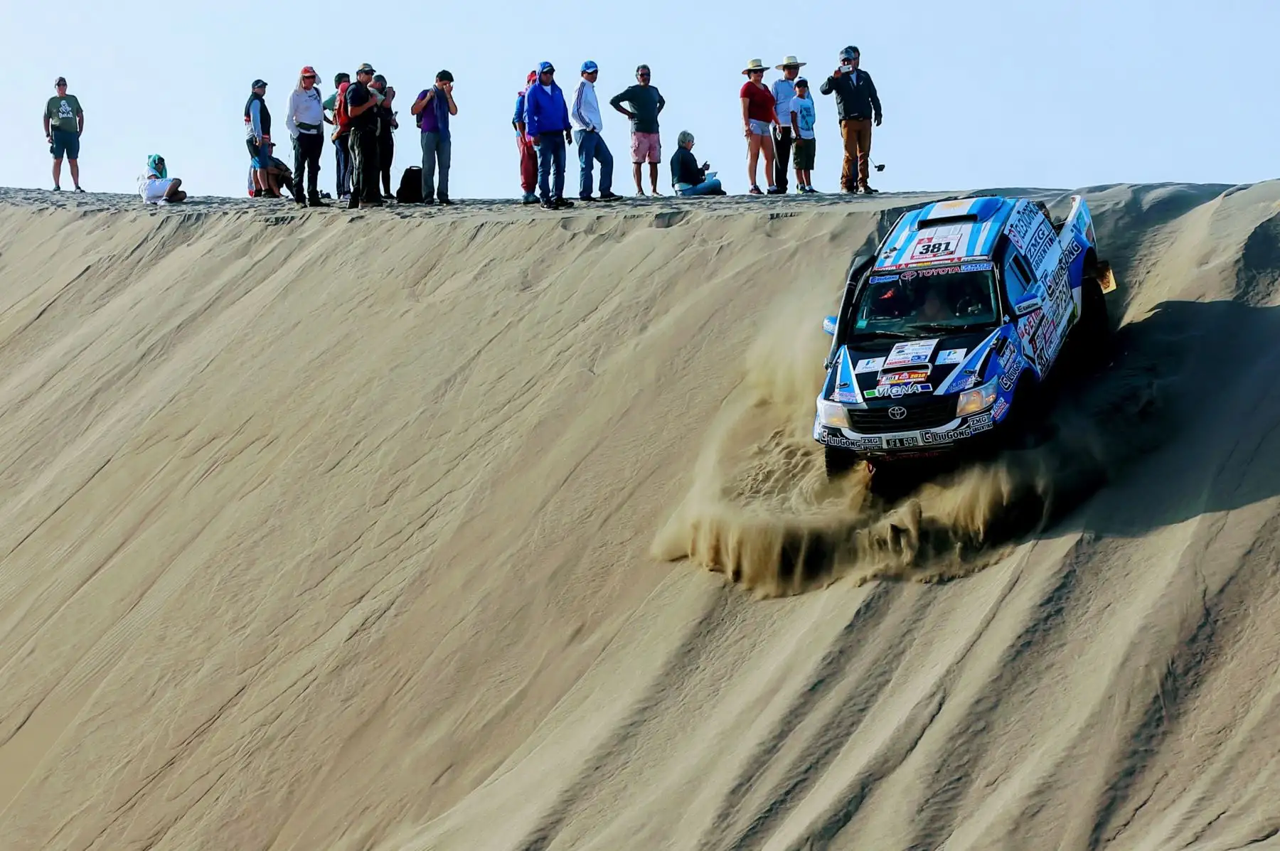 AREQUIPA-PERÚ-10-ENERO. Competidores del Dakar inician la quinta etapa del rally en el desierto de Tanaka, Arequipa. Foto: ANDINA/Luis Iparraguirre