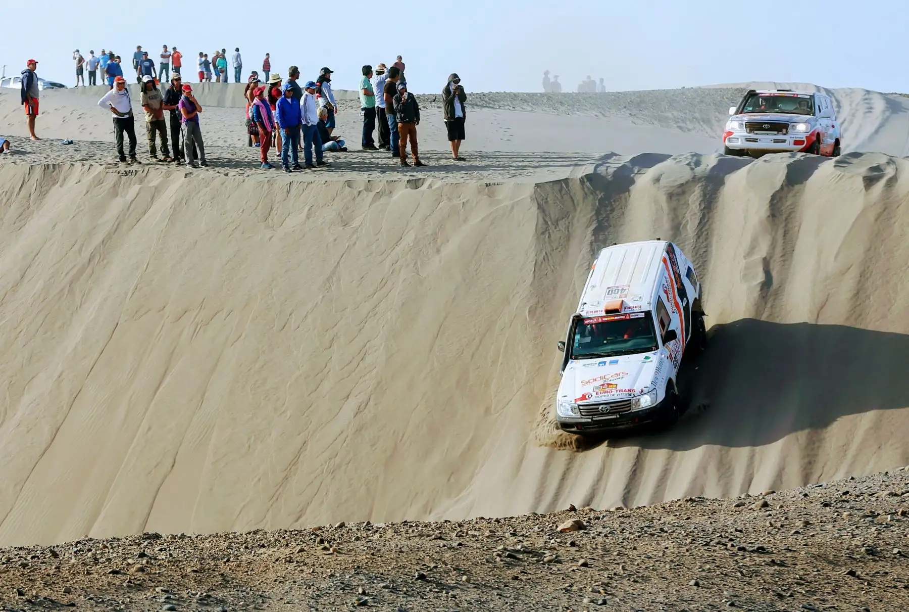 AREQUIPA-PERÚ-10-ENERO. Competidores del Dakar inician la quinta etapa del rally en el desierto de Tanaka, Arequipa. Foto: ANDINA/Luis Iparraguirre