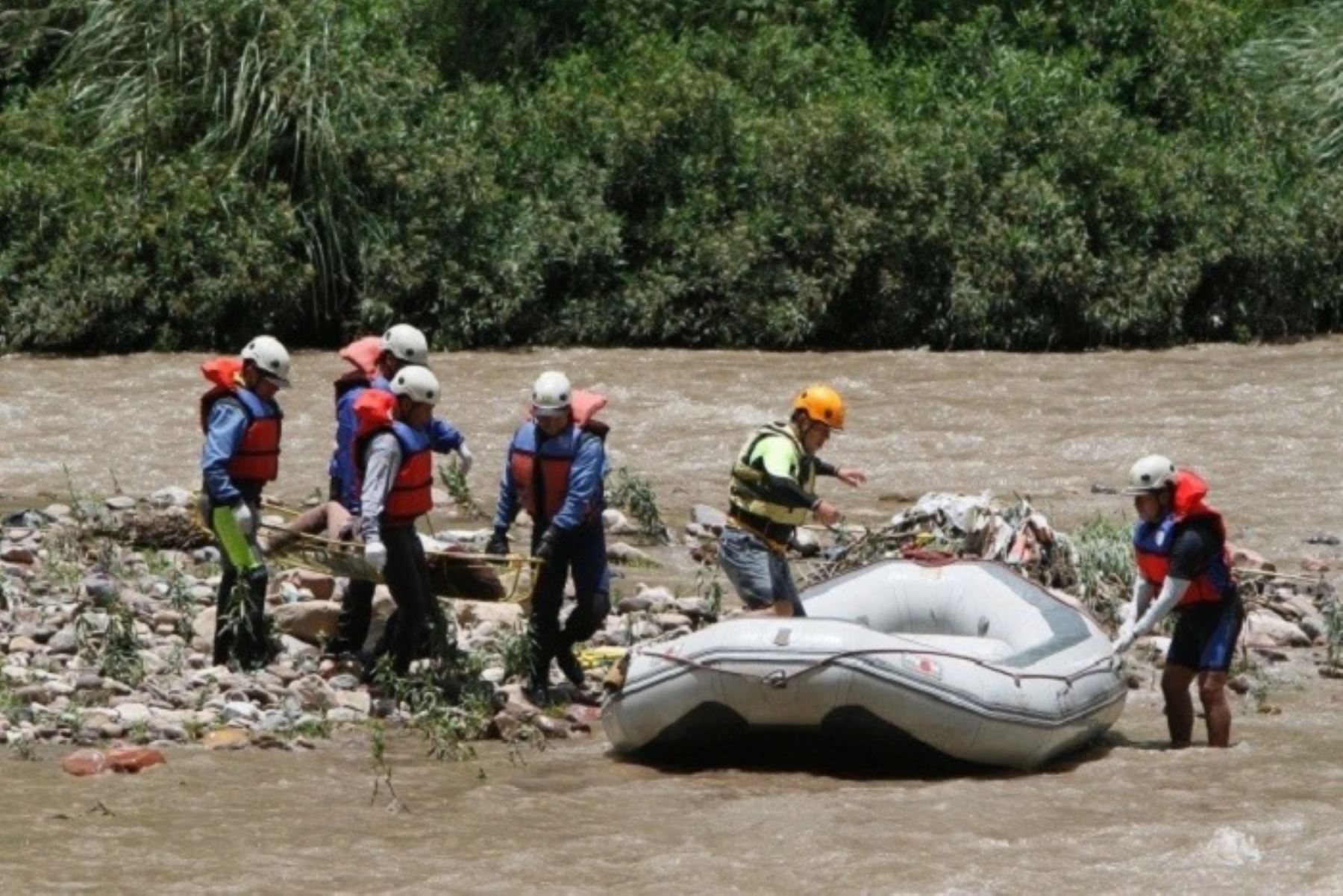 Policía intensifica la búsqueda de guía de turismo arrastrado por río en Cusco. ANDINA/archivo