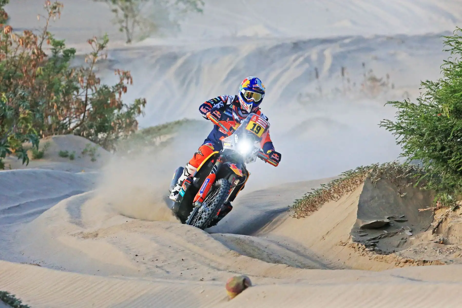 MARCONA-PERÚ-10-ENERO. Corredores compiten en la quinta etapa San Juan de Marcona-Arequipa del Dakar 2018. Foto: ANDINA/Jhony Laurente