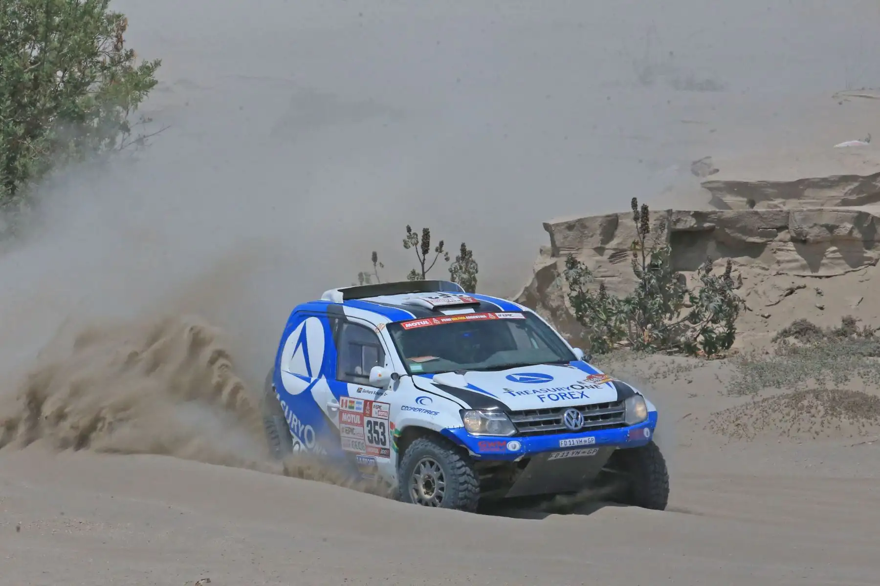 MARCONA-PERÚ-10-ENERO. Corredores compiten en la quinta etapa San Juan de Marcona-Arequipa del Dakar 2018. Foto: ANDINA/Jhony Laurente