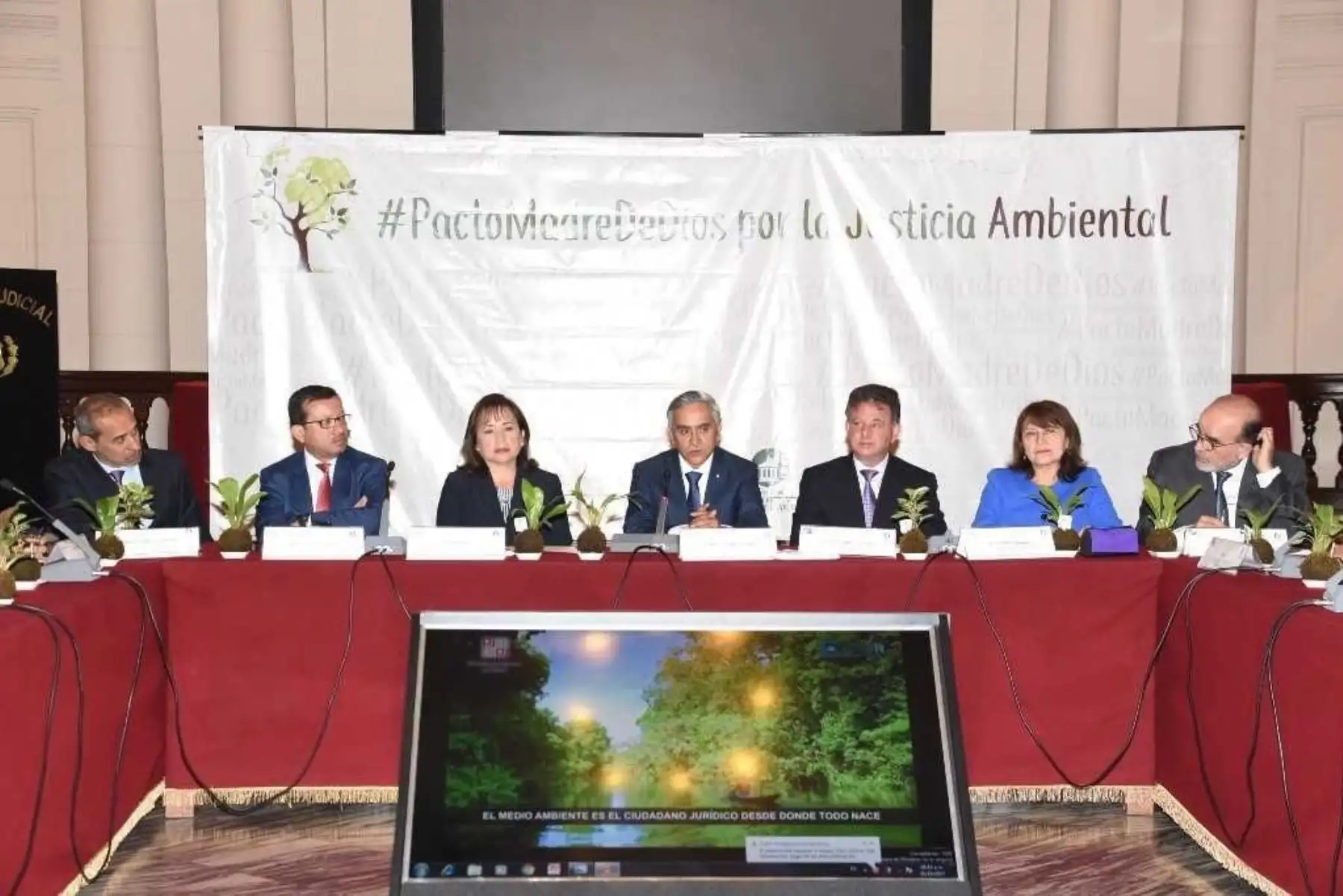 En el marco de la visita del Papa Francisco al Perú, el Poder Judicial hará entrega simbólica del Pacto de Madre de Dios por la Justicia Ambiental a la Conferencia Episcopal Peruana, en una ceremonia que se llevará a cabo mañana jueves en Palacio de Justicia.