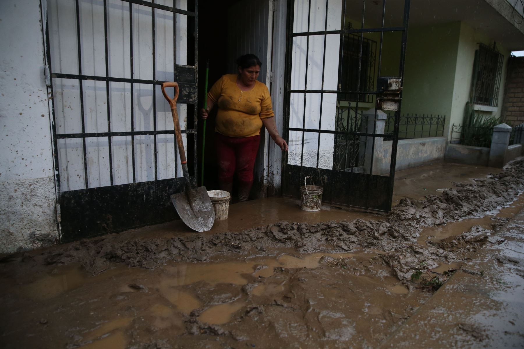Municipalidad Provincial de Vilcas Huamán entregó bienes de ayuda humanitaria consistente en frazadas para las familias afectadas