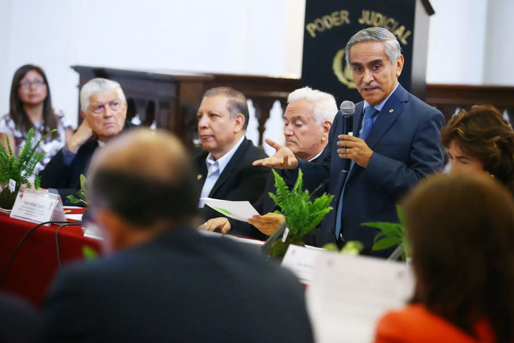 LIMA PERÚ, ENERO 11. Presidente del Poder Judicial, Duberli Rodriguez entrega el  "Pacto de Madre de Dios por la Justicia Ambiental"  a la Conferencia Episcopal Peruana. Foto: ANDINA/Melina Mejía