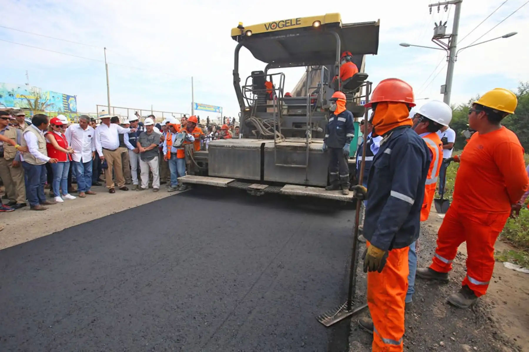 Presidente Kuczynski supervisa los trabajos de rehabilitación de vías en la carretera Catacaos – Sechura – Óvalo Bayóvar. Foto: ANDINA/ Prensa Presidencia
