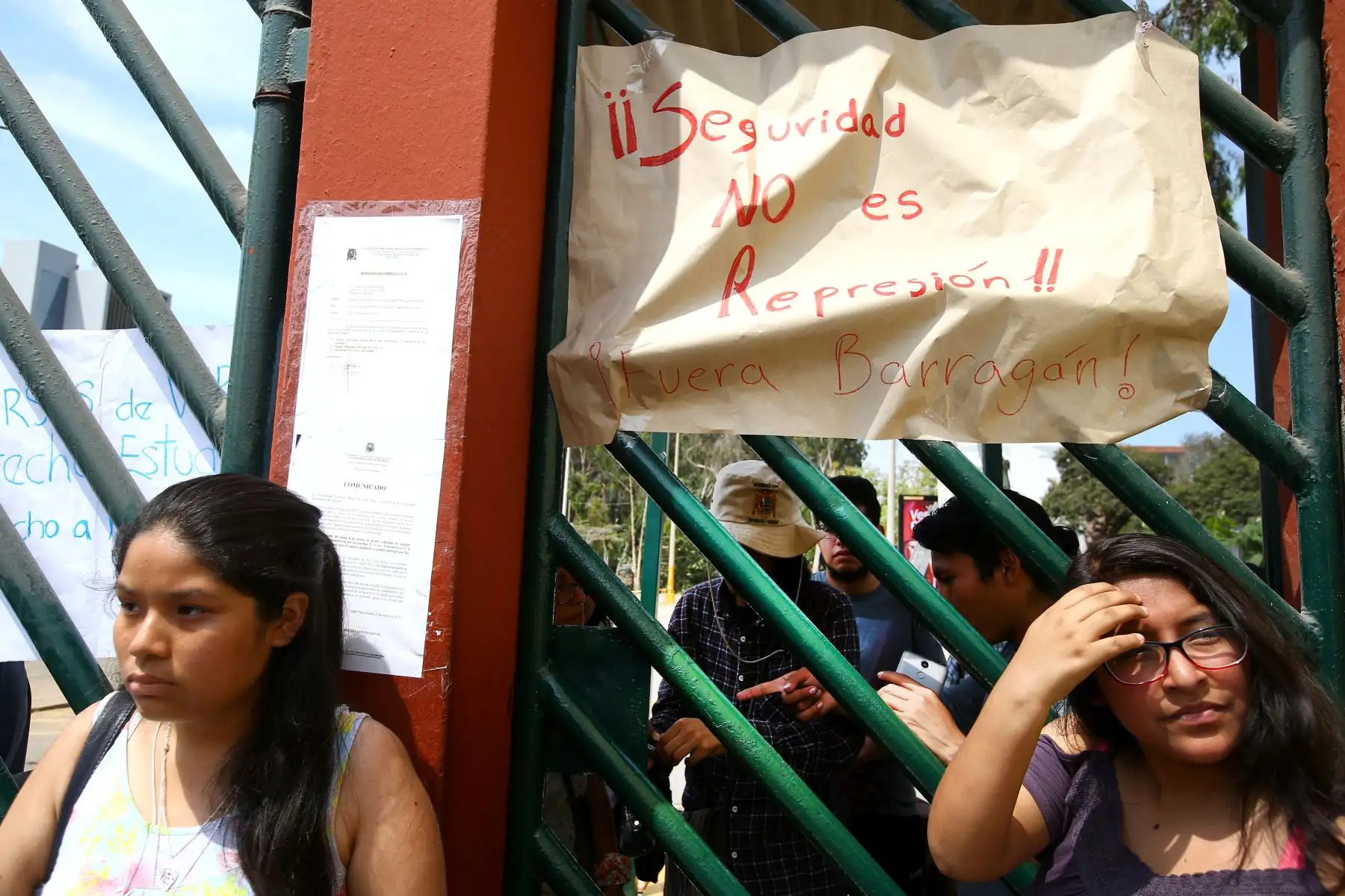 LIMA PERÚ, ENERO 11. Alumnos de San Marcos reclaman plan de seguridad y plataforma reivindicativa. Foto: ANDINA/Melina Mejía