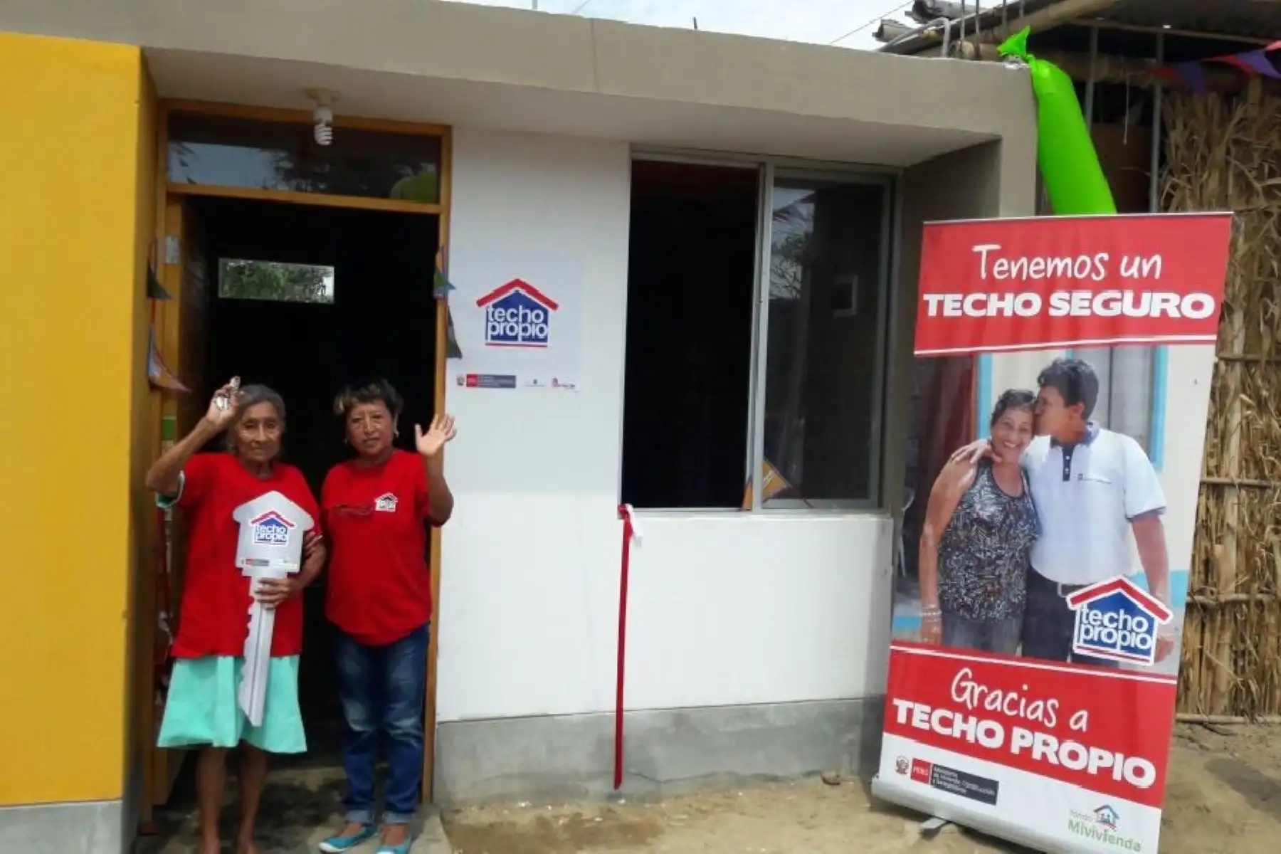 En el distrito lambayecano de Mórrope avanza la construcción de viviendas definitivas para las familias que resultaron damnificadas por El Niño Costero en el verano del 2017, informó el alcalde Gustavo Cajusol Chapoñán. ANDINA/Difusión