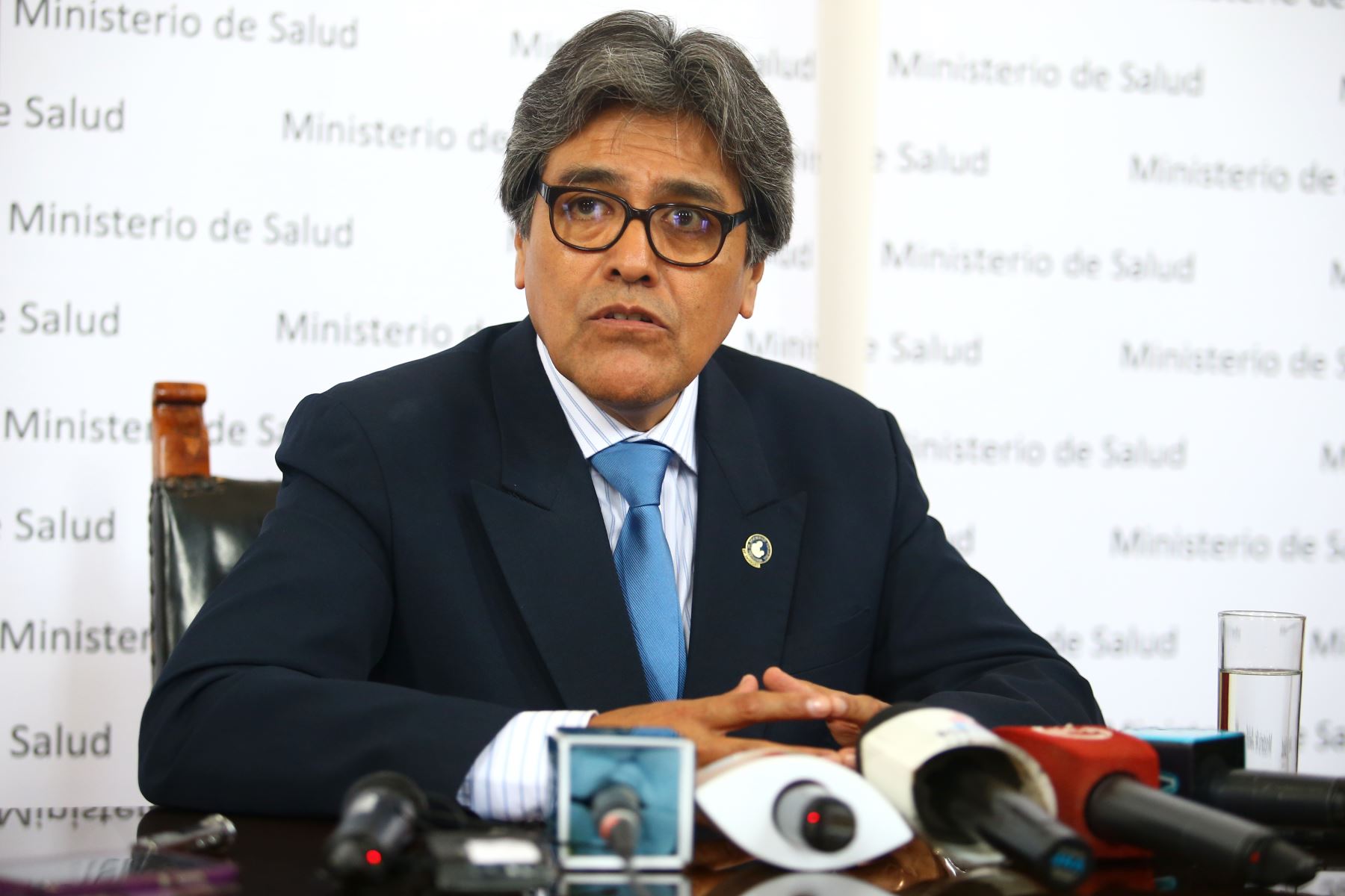Ministro de Salud, Abel Salinas Rivas, interesado en que médicos conozcan cómo se hace gestión pública en el Minsa. ANDINA/Melina Mejía