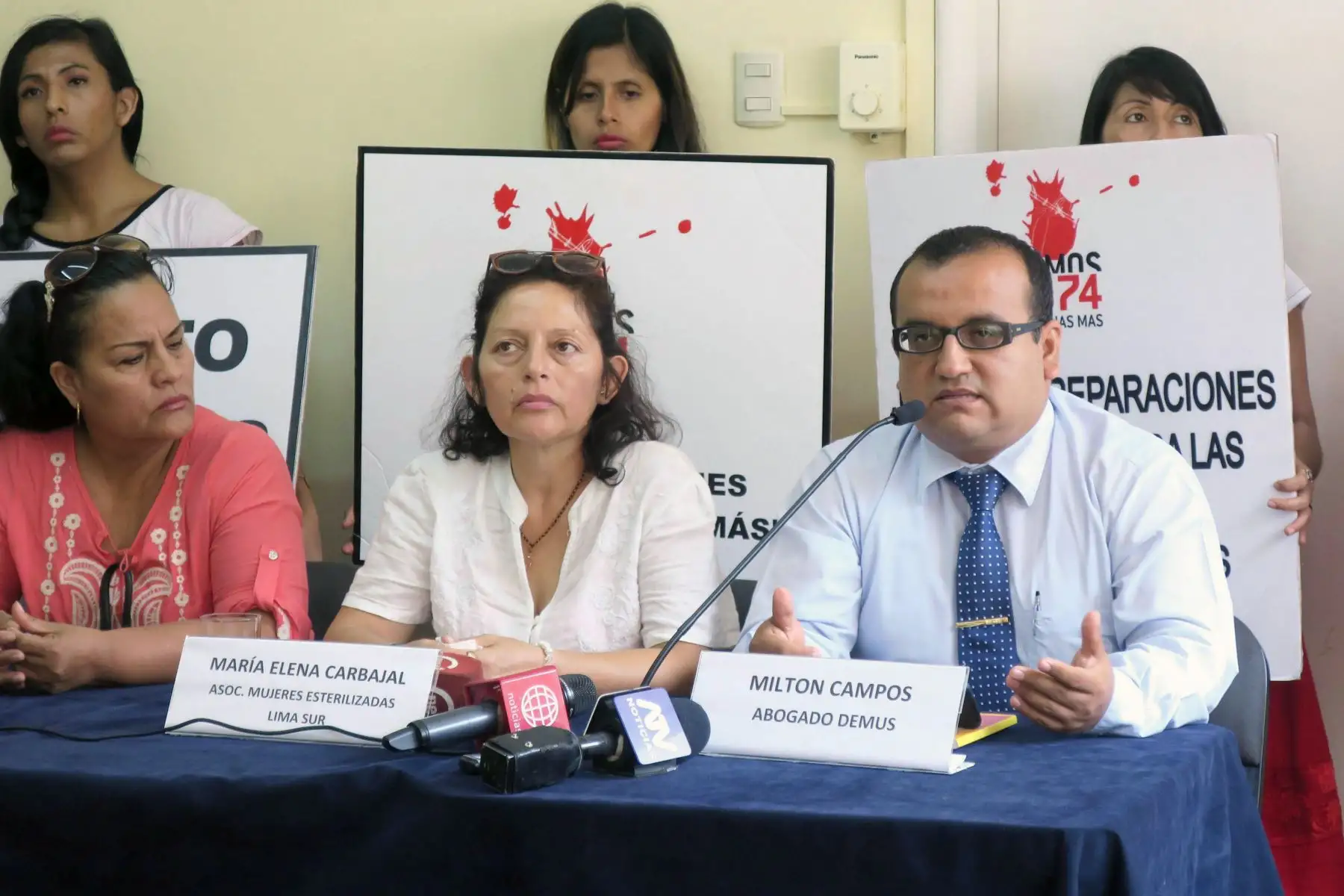 Representantes de las víctimas de esterilizaciones forzadas.