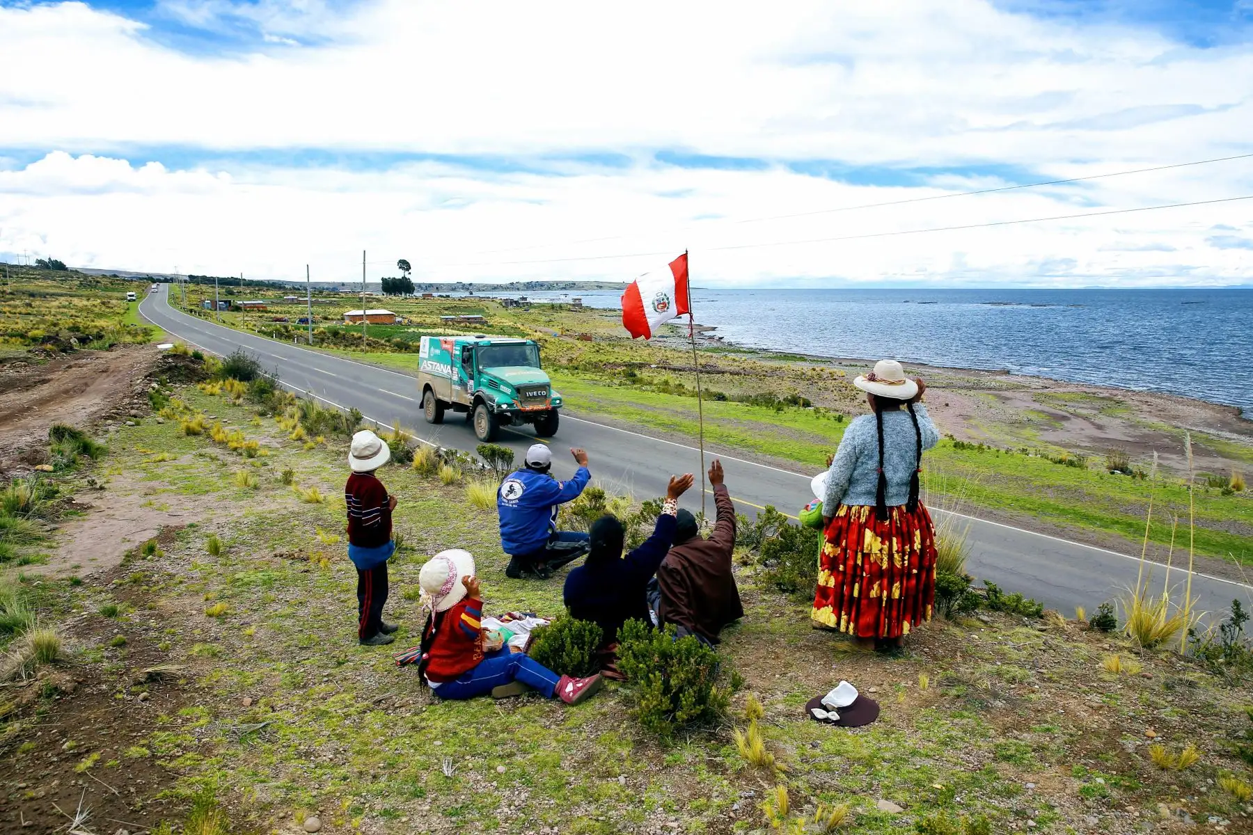 PUNO-PERÚ-11-ENERO. Corredores del Dakar 2018 se trasladan a Bolivia para continuar con las etapas del rally. Foto: ANDINA/Luis Iparraguirre