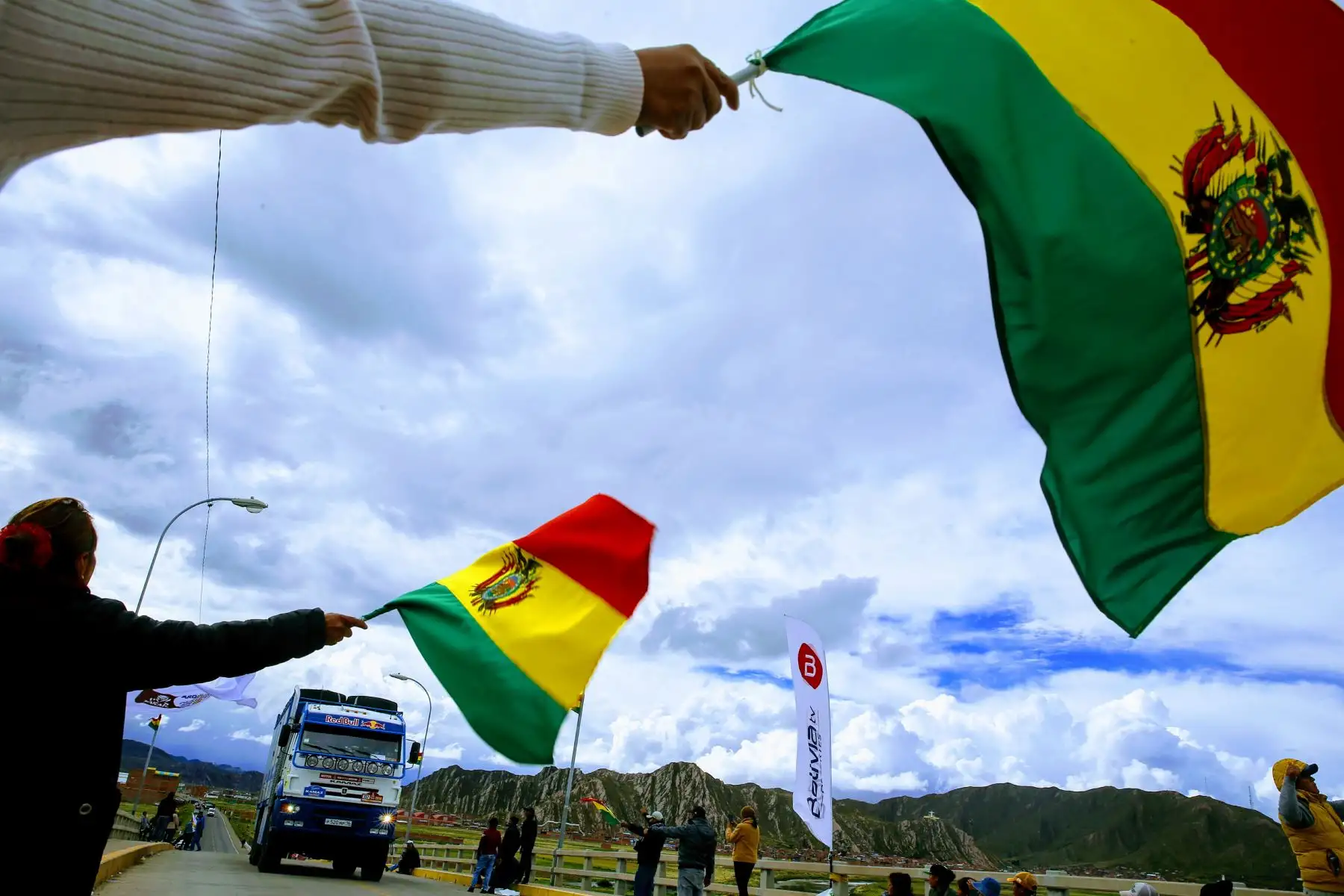 PUNO-PERÚ-11-ENERO. Corredores del Dakar 2018 se trasladan a Bolivia para continuar con las etapas del rally. Foto: ANDINA/Luis Iparraguirre