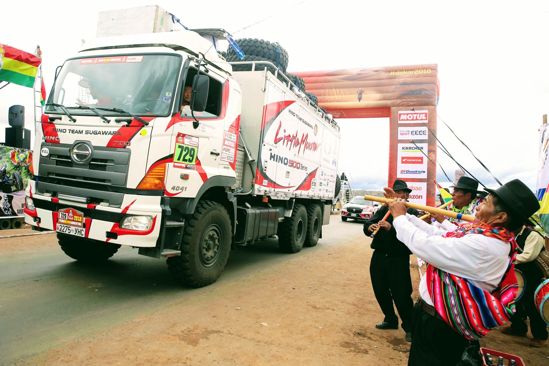 PUNO-PERÚ-11-ENERO. Corredores del Dakar 2018 se trasladan a Bolivia para continuar con las etapas del rally. Foto: ANDINA/Luis Iparraguirre