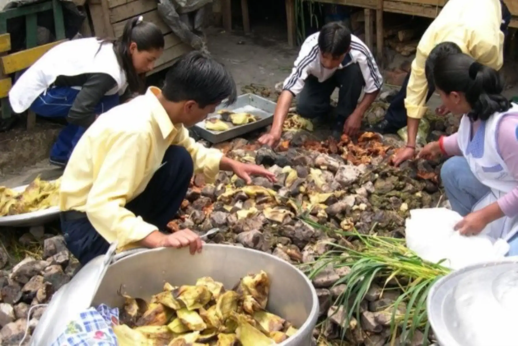 Pachamanca, ancestral plato peruano. Foto: ANDINA/archivo.
