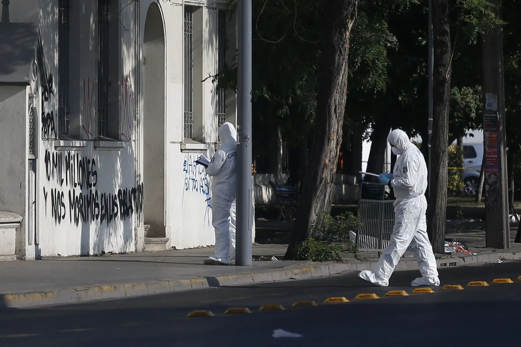 Graffitis contra el Papa Francisco. Foto: AFP