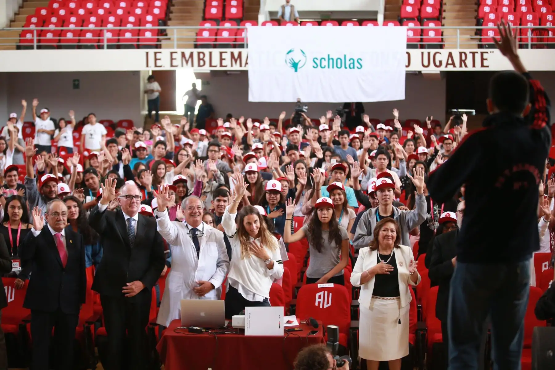 Estudiantes de 33 colegios exponen problemas sociales como la discriminación y la centralización ante el ministro de Educación, Idel Vexler. Foto: ANDINA Jhony Laurente
