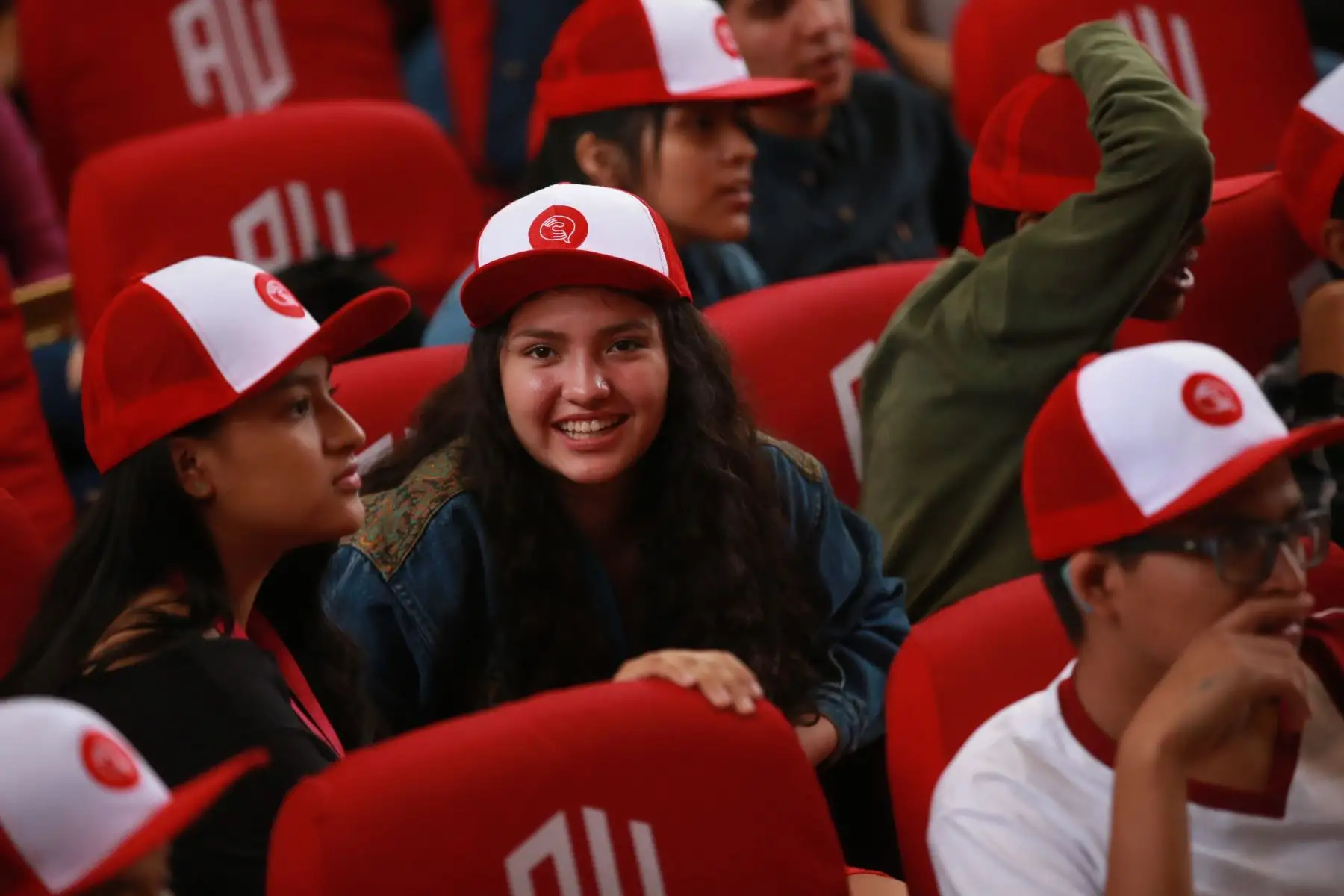 Estudiantes de 33 colegios exponen problemas sociales como la discriminación y la centralización ante el ministro de Educación, Idel Vexler. Foto: ANDINA Jhony Laurente