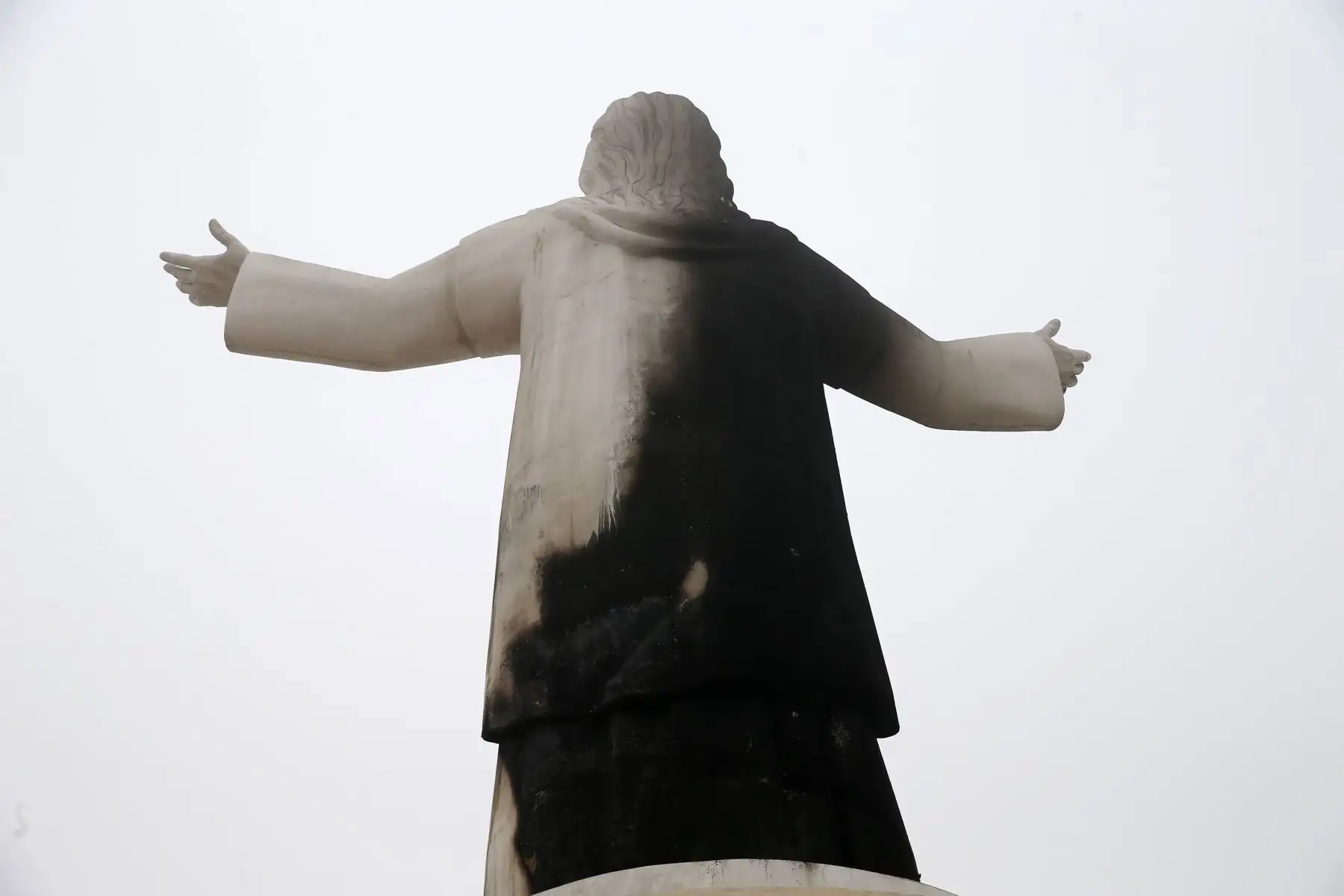 LIMA,PERÚ.ENERO 13. Incendio afectó monumento Cristo del Pacífico en Chorrillos. Foto: ANDINA/Norman Córdova