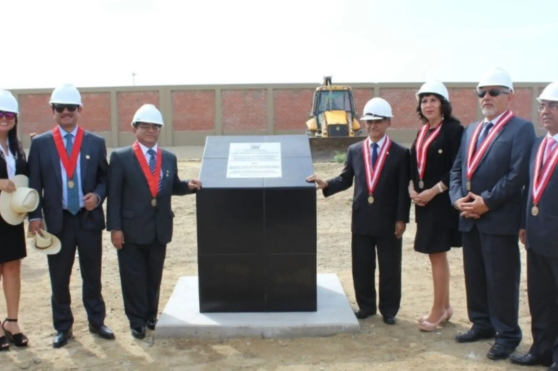 Presidente del Poder Judicial, Duberlí Rodríguez, participa en colocación de primera piedra de la segunda etapa de construcción de sede de la Corte Superior de Sullana.
