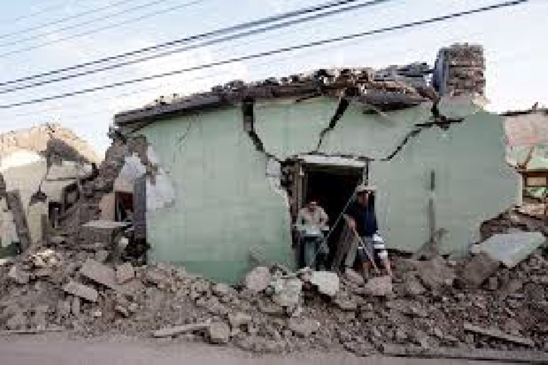Al menos 23 viviendas se derrumbaron en Caravelí a causa del fuerte sismo