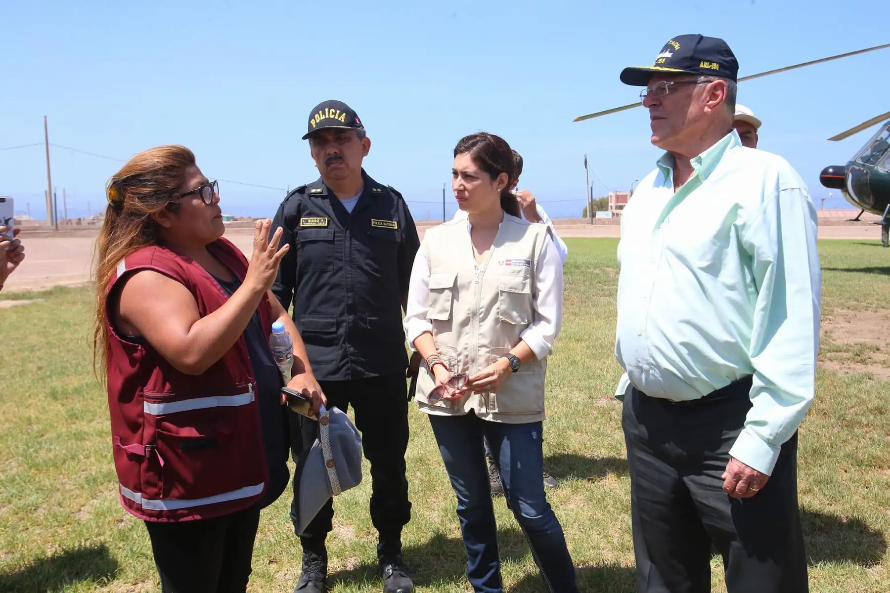LIMA,PERU-ENERO 14. El presidente Pedro Pablo Kuczynski llego a Arequipa para verificar daños de las ciudades afectados por sismo de 6.8 grados y enviar la ayuda humanitaria correspondiente.Foto:ANDINA/Presidencia
