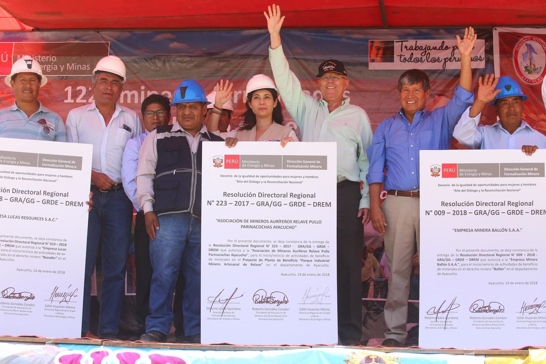Entrega de certificados de formalización minera en Ayacucho. ANDINA/Prensa Presidencia