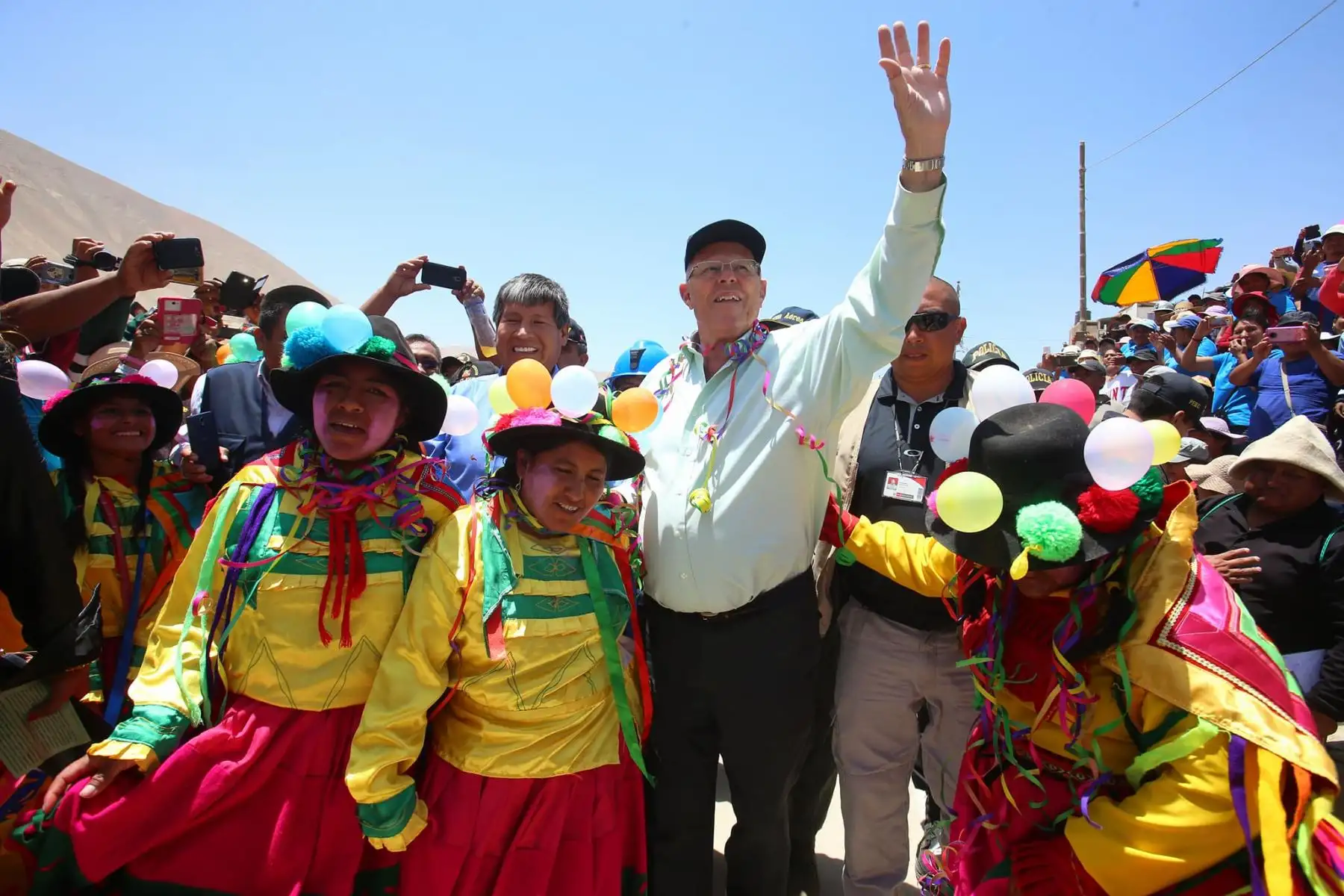 El presidente de la República, Pedro Pablo Kuczynski, hizo entrega de resolución de formalización minera en el distrito de Pullo-Ayacucho,Foto: ANDINA/Prensa Presidencia