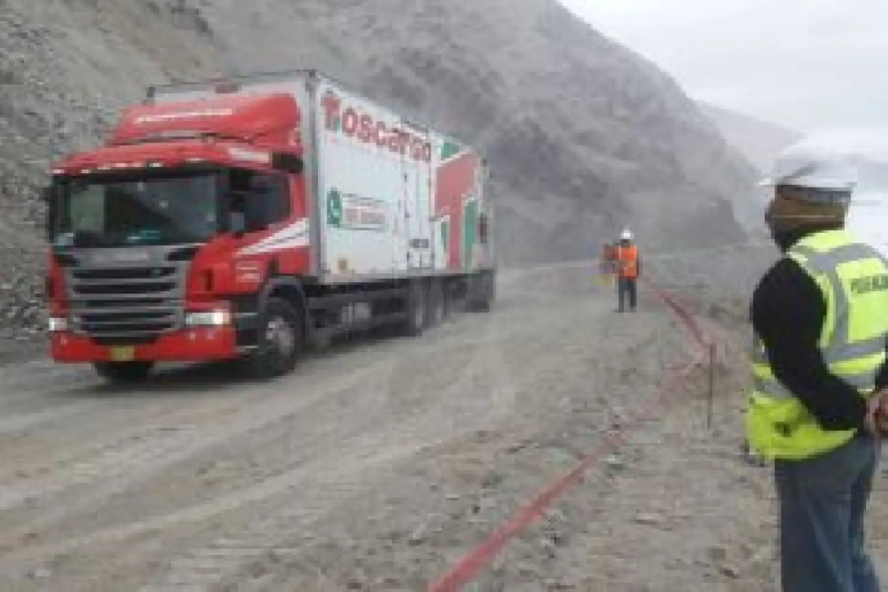 Personal de Provías Nacional trabaja de manera permanente para restablecer el paso vehicular en los siguientes sectores: PE 1S I, Yauca – Coracora y PE 1SL, Cotahuasi – Pausa.
