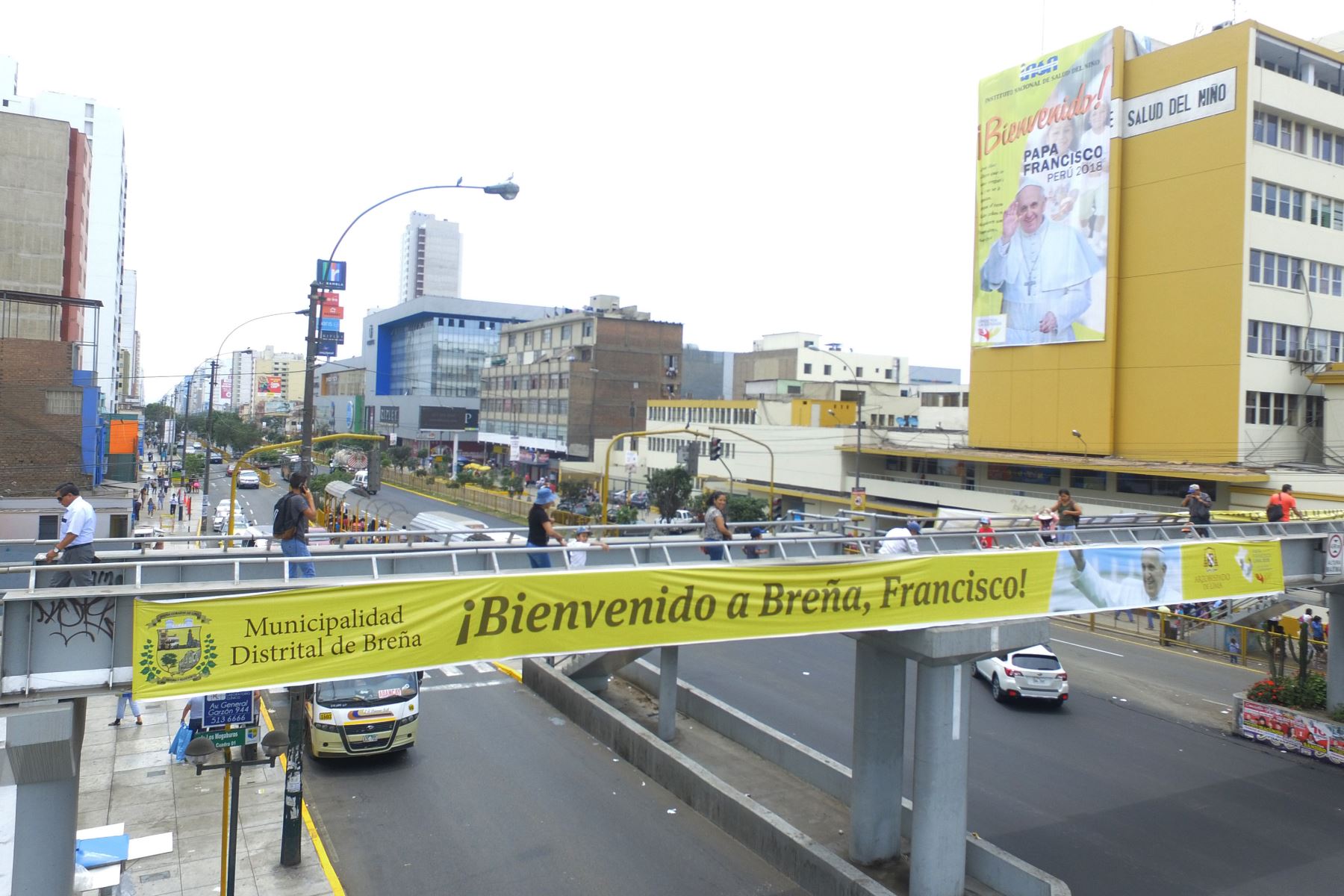 Lima, Perú. Ene. 15. Carteles en la avenida Brasil, donde hará el recorrido en papamóvil, también dan la bienvenida al Sumo Pontífice. Foto:ANDINA/ Jhony Laurente