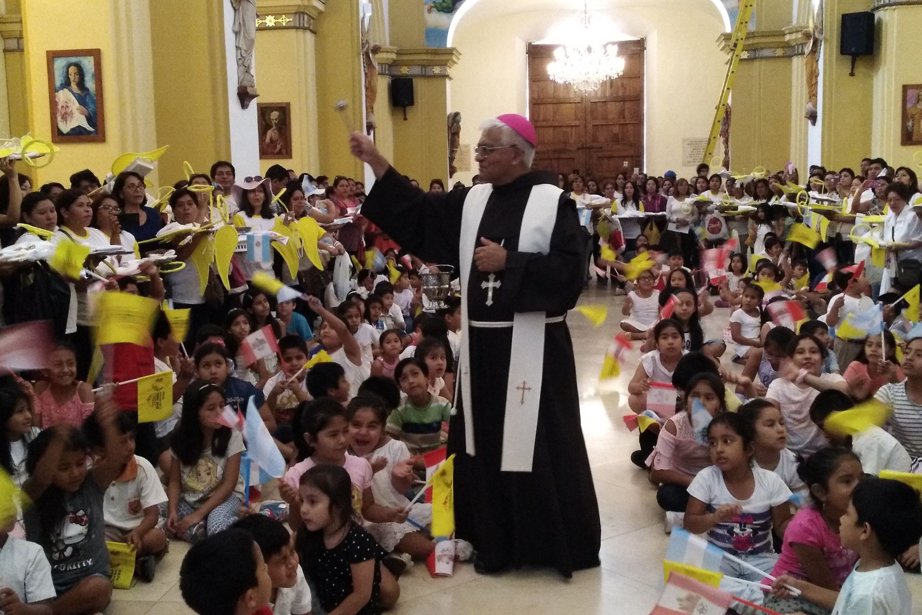 500 niños de Trujillo formarán parte de los Angelitos del Papa Francisco. ANDINA/Luis Puell