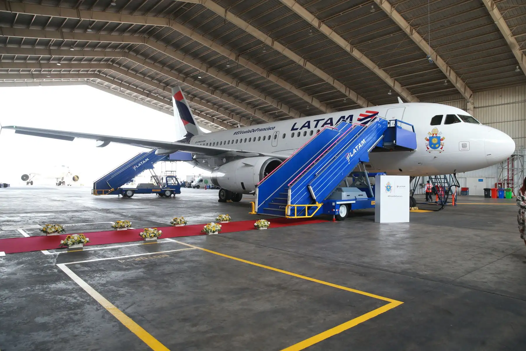 LIMA,PERÚ-ENERO 16. LATAM Airlines Perú presenta el avión que trasladará al Papa Francisco en sus viajes en el Perú. Foto: ANDINA/Vidal Tarqui