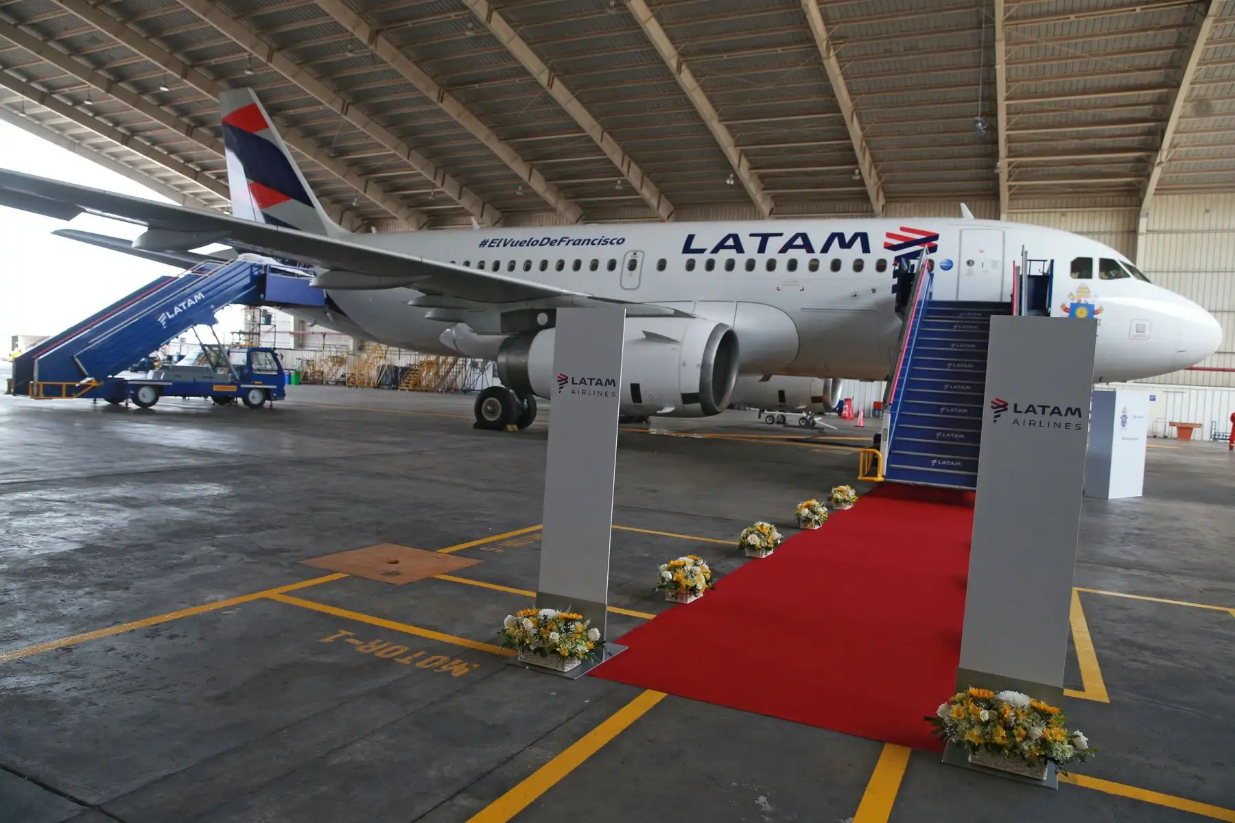 LIMA,PERÚ-ENERO 16. LATAM Airlines Perú presenta el avión que trasladará al Papa Francisco en sus viajes en el Perú. Foto: ANDINA/Vidal Tarqui