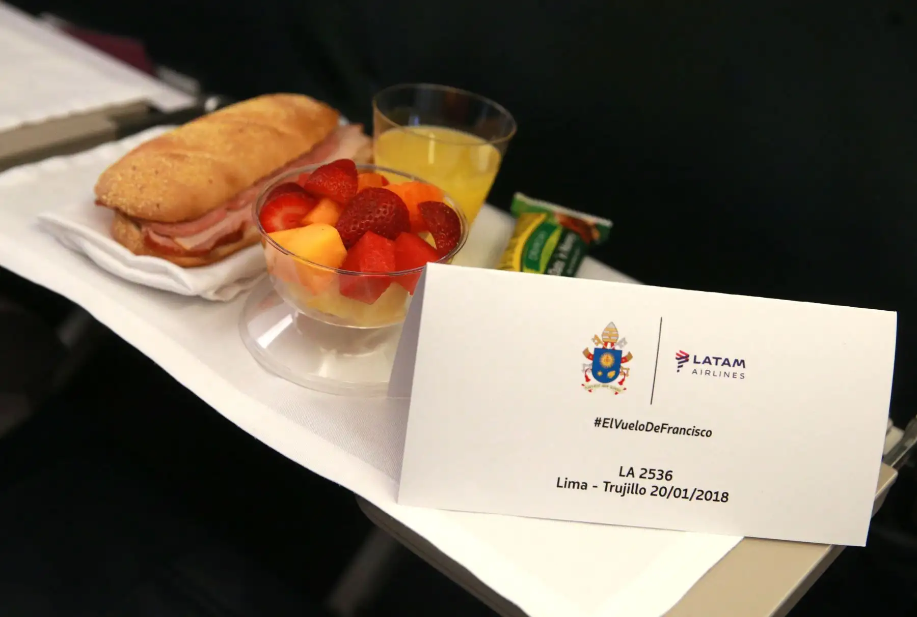 LIMA,PERÚ-ENERO 16. LATAM Airlines Perú presenta el avión que trasladará al Papa Francisco en sus viajes en el Perú. Foto: ANDINA/Vidal Tarqui
