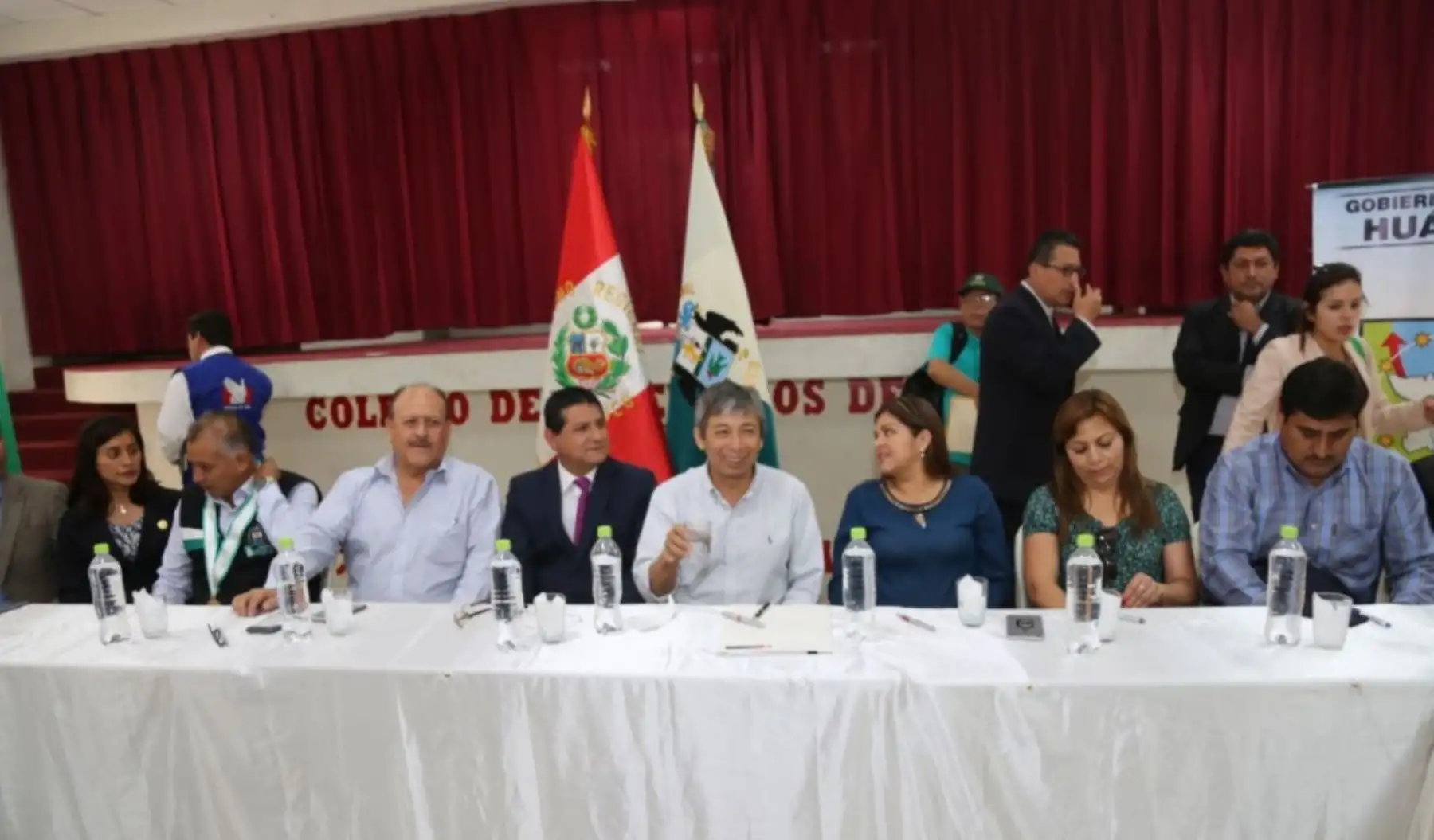 El ministro de Agricultura y Riego (Minagri), José Arista, se reúne hoy con autoridades regionales y locales, así como los productores agrarios de papa de la región Huánuco, a fin de abordar la problemática de la producción de este cultivo y las alternativas de solución.