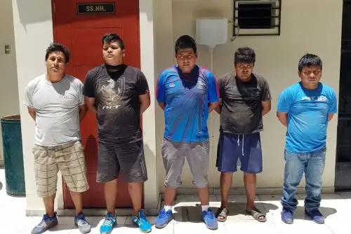 Agentes de la División de Investigación de Delitos de Alta Complejidad de Barranca y de la Dirección de Inteligencia de la Policía Nacional desarticularon a la peligrosa banda delincuencial Los Injertos de Huaral cuando intentaba asaltar un grifo en la antigua Panamericana Norte, a la altura de Huaura.