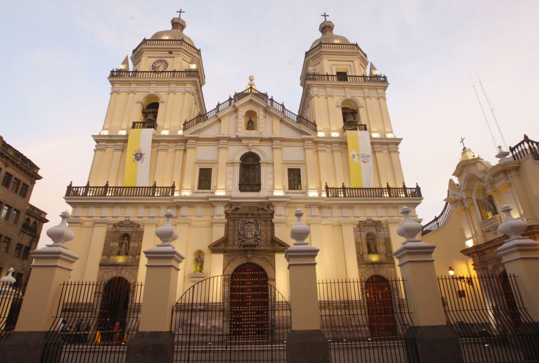 Lima, Perú. Enero. La Basílica San Pedro fue construida por la Compañía de Jesús a partir del siglo XVI. Foto: ANDINA/Eddy Ramos.
