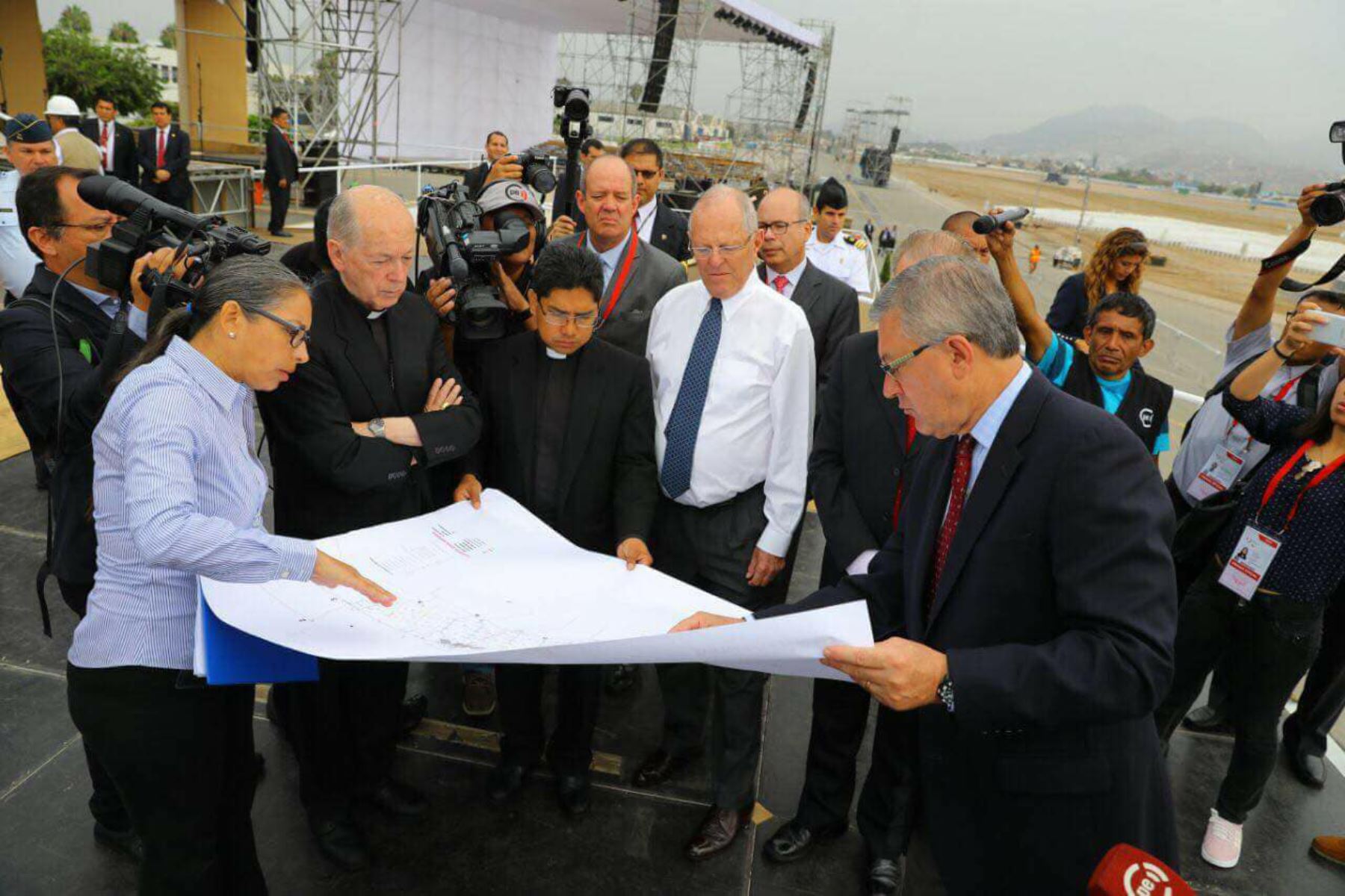 Presidente Kuczynski inspecciona las obras de Acondicionamiento de la Base Las Palmas para la Misa del Papa Francisco. Foto: ANDINA/Prensa Presidencia
