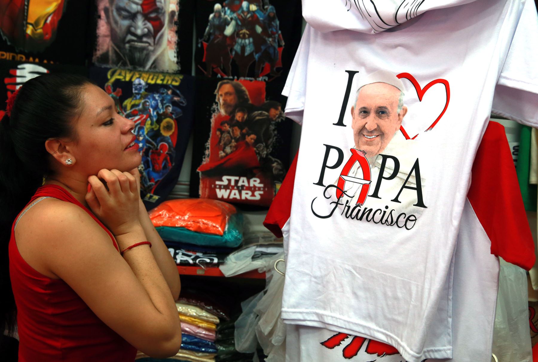 Polos del papa Francisco. Foto: ANDINA/Vidal Tarqui