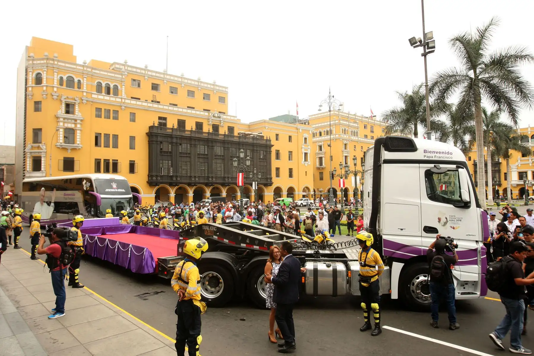 Nazarenomóvil fue presentado en Plaza Mayor de Lima. Foto: ANDINA/Héctor Vinces.