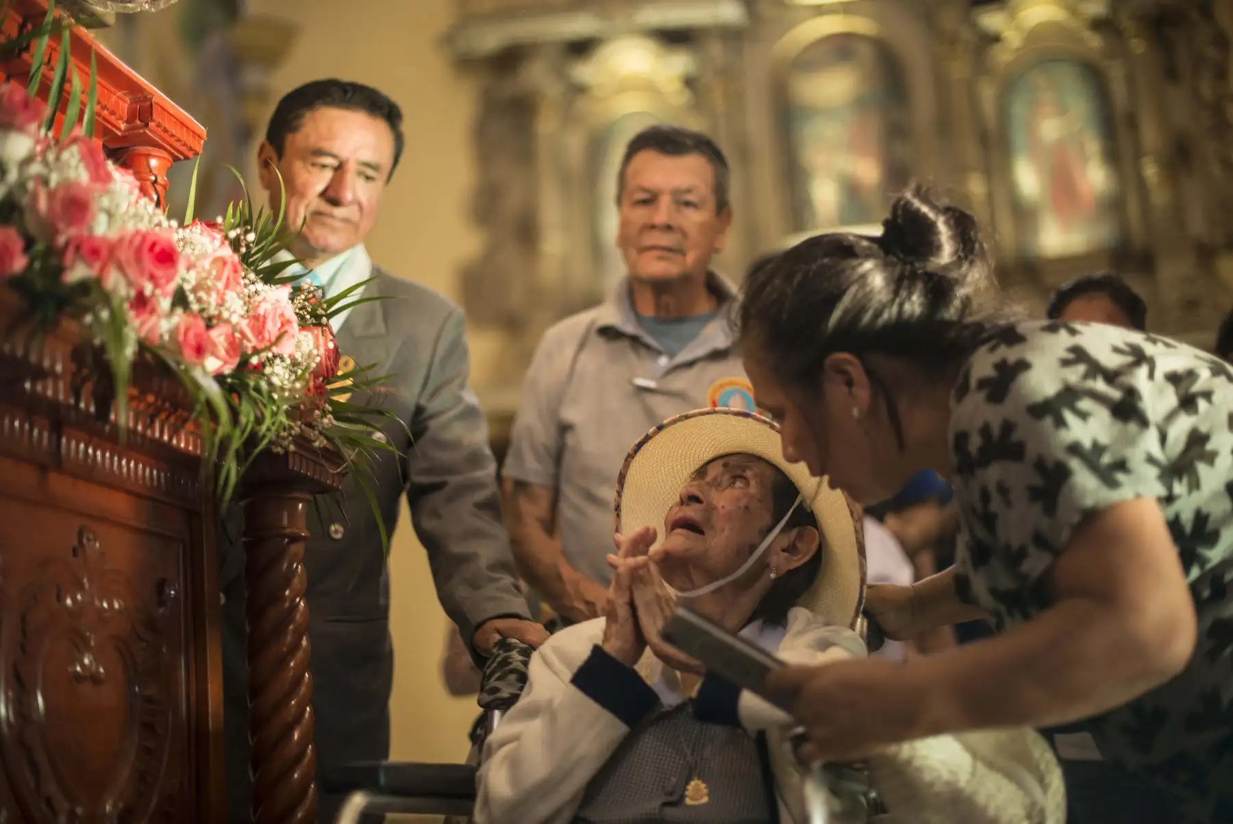 TRUJILLO PERÚ - ENERO 17. Veneradas imágenes de los pueblos del norte peruano, son visitadas por los devotos en la Catedral de Trujillo mientras esperan la llegada del Santo Padre. Foto: ANDINA/Elias Alfageme