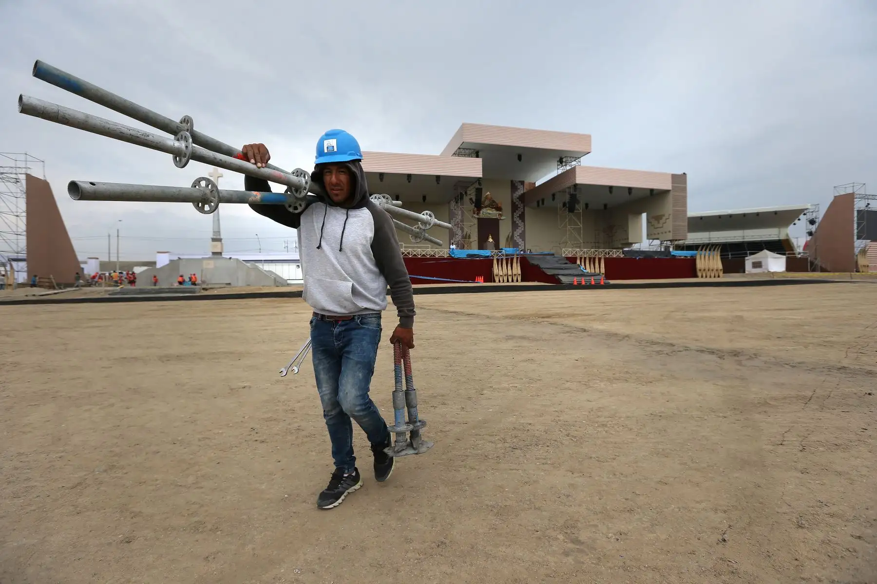 TRUJILLO PERÚ - ENERO 17. El balneario Huanchaco se prepara para la Misa del Papa Francisco. Foto: ANDINA/Pavel Ugaz