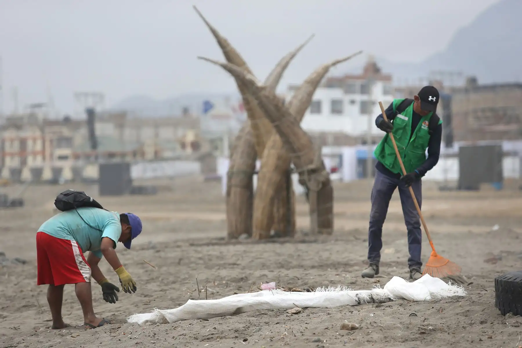 TRUJILLO PERÚ - ENERO 17. El balneario Huanchaco se prepara para la Misa del Papa Francisco. Foto: ANDINA/Pavel Ugaz